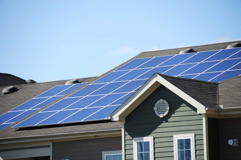 Energías renovables en los hogares podrán ser comercializadas
